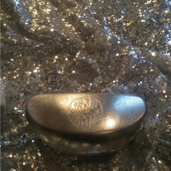 Rock and Republic “Hornet” Oversized Sunglasses - Picture 9 of 9